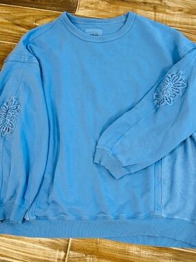 American Eagle cerulean blue sweatshirt